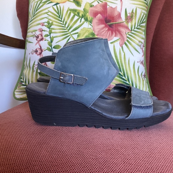 Aerosoles Wedges - Picture 4 of 6